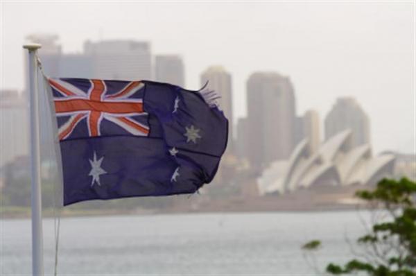 Sydney-Opera-House-Australian-Flag-Small